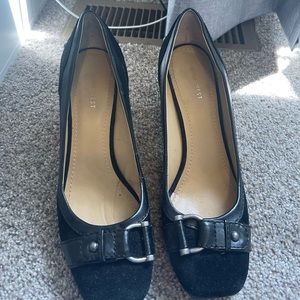 BLACK HEELS